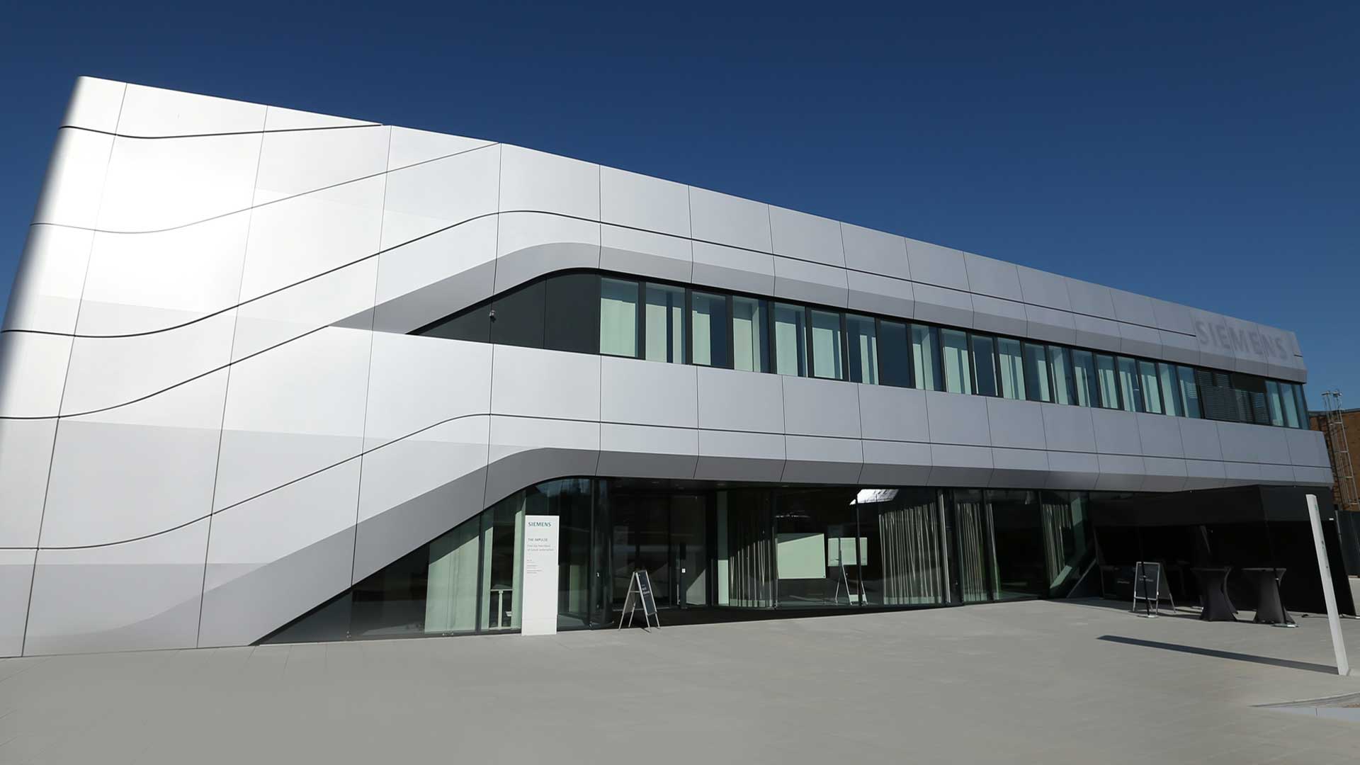 Siemens Besucherzentrum THE IMPULSE Amberg Aussenansicht