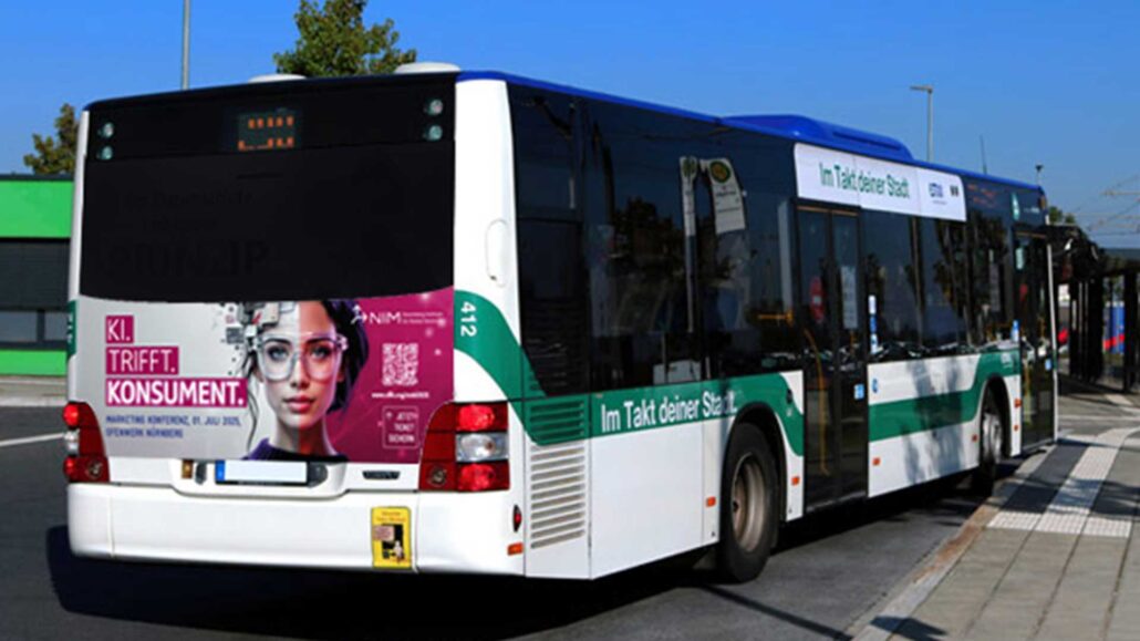 NIM Market Decisions Day 2025 – Busheckwerbung NIM Market Decisions Day 2025 – Out of home, Busheckwerbung